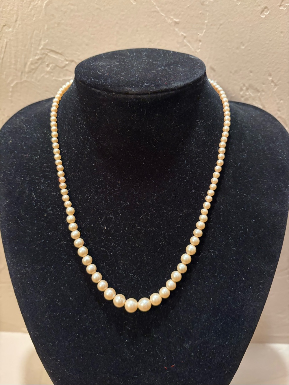 Vtg Classic Cream Faux Pearl Strand Necklace - Women Jewelry